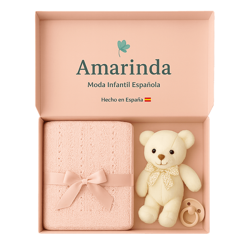 Packaging premium Amarinda — caja regalo con manta artesanal y peluche